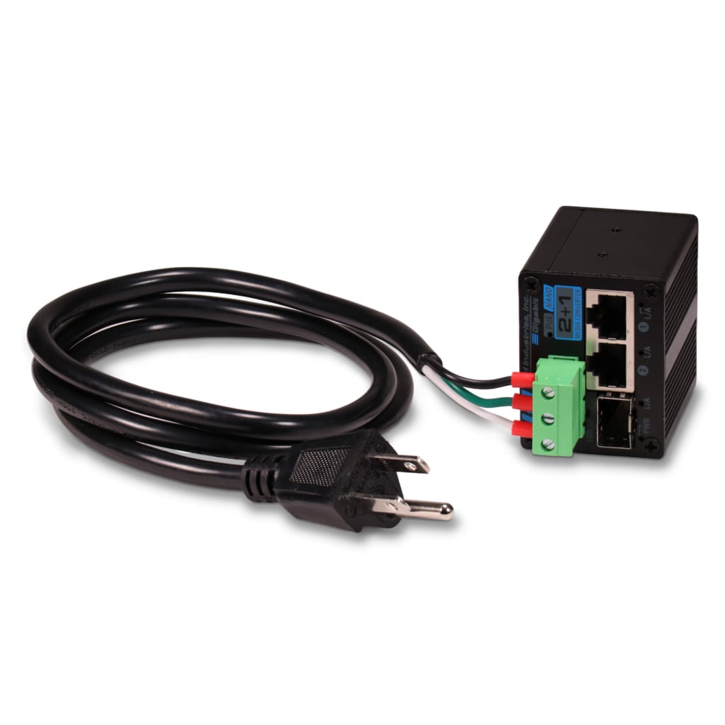 2+1 Nano 10/100/1G PoE+ with Cable